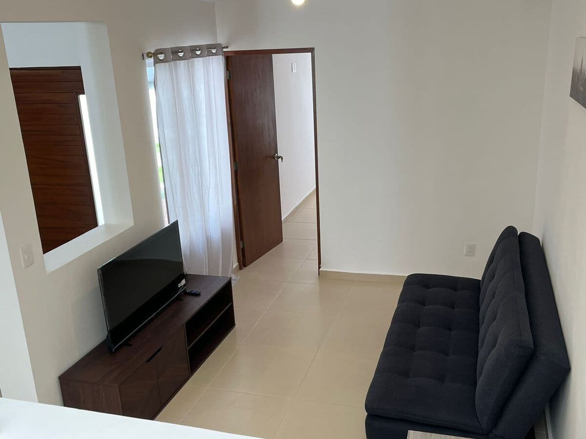 CASA NUEVA AMUEBLADA EN RENTA O VENTA EN PRIV. CIELO ABIERTO, (POZOS) SLP. 4