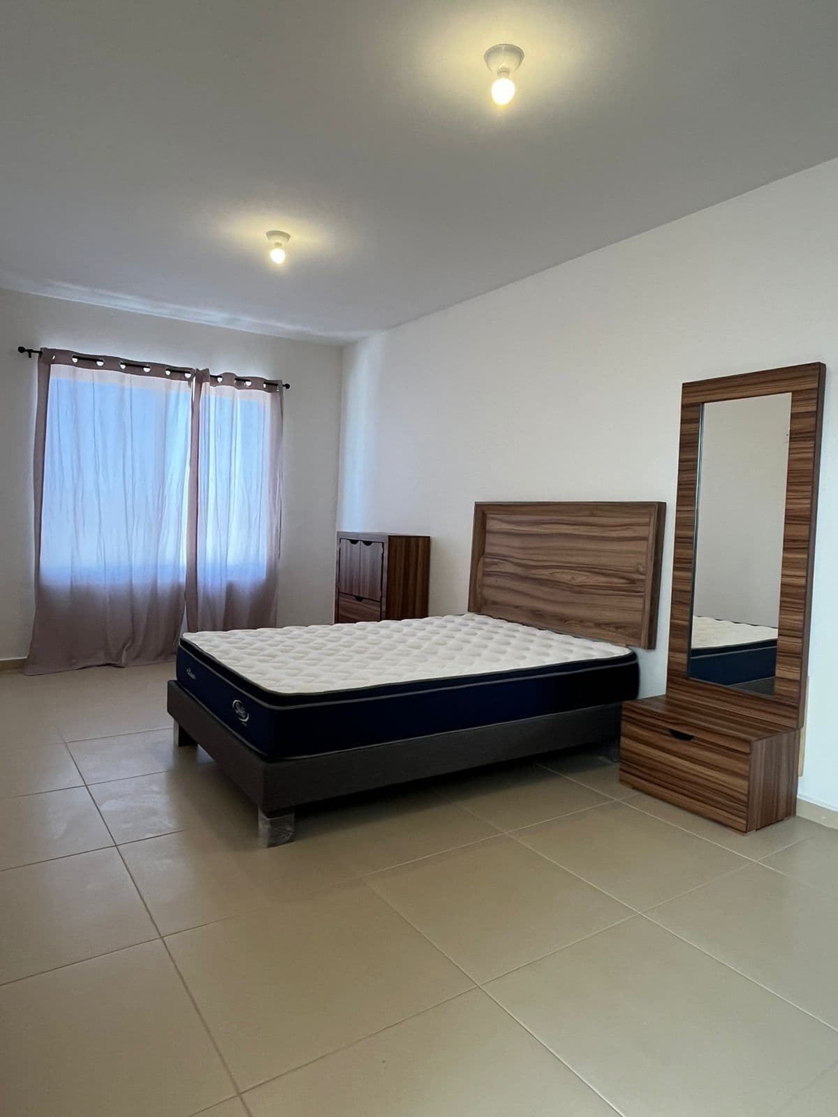 CASA NUEVA AMUEBLADA EN RENTA O VENTA EN PRIV. CIELO ABIERTO, (POZOS) SLP. 9