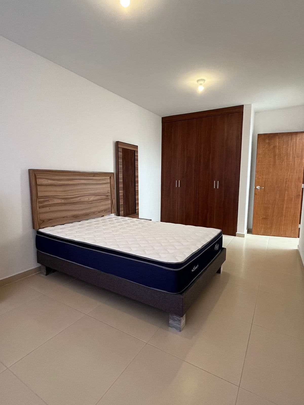 CASA NUEVA AMUEBLADA EN RENTA O VENTA EN PRIV. CIELO ABIERTO, (POZOS) SLP. 10
