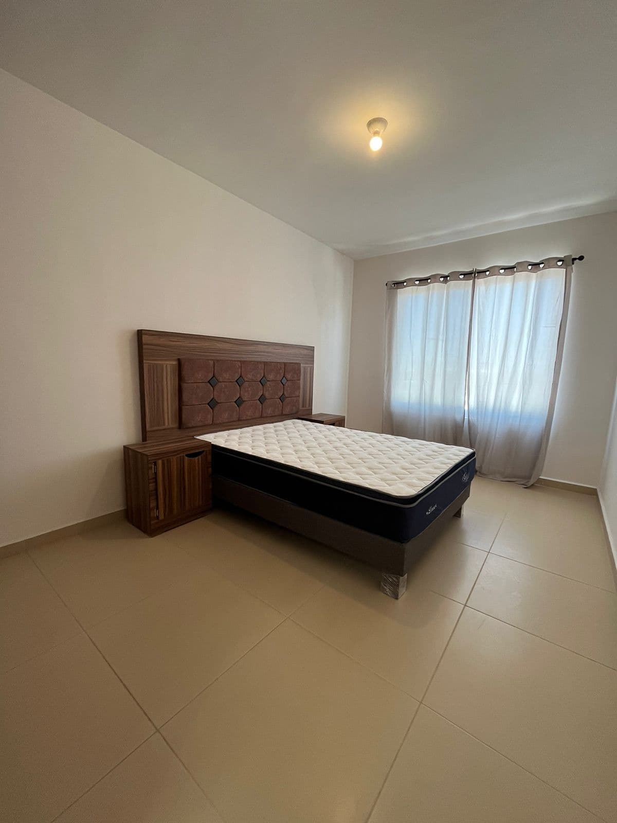 CASA NUEVA AMUEBLADA EN RENTA O VENTA EN PRIV. CIELO ABIERTO, (POZOS) SLP. 12