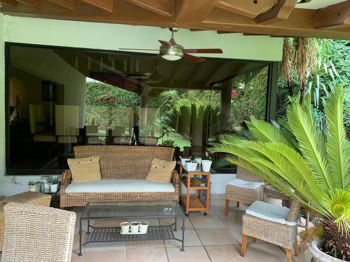 Se vende casa en Lomas 3a sección, S.L.P. 4 recs, 4.5 baños, hermoso jardin. 2