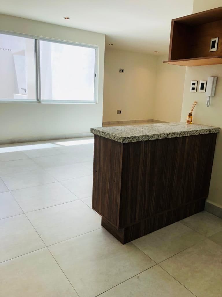 Departamento en Col. Jardín 1er piso con elevador, 3 recs 3 baños 8