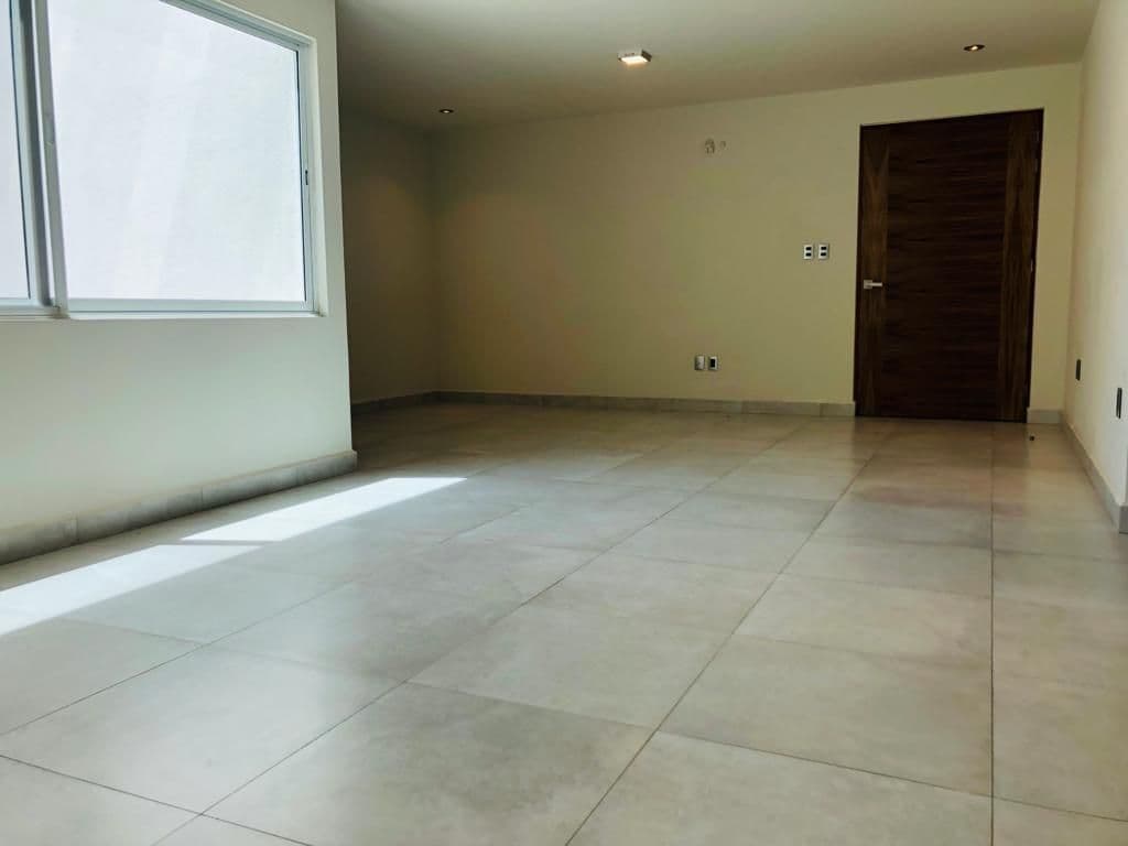 Departamento en Col. Jardín 1er piso con elevador, 3 recs 3 baños 9