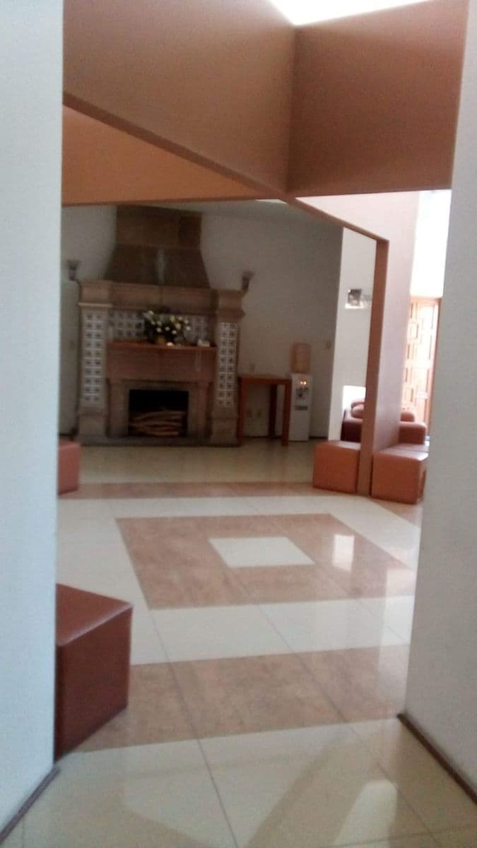 Casa en venta en esquina, Av. Carranza 1,320 m2 de terreno 3