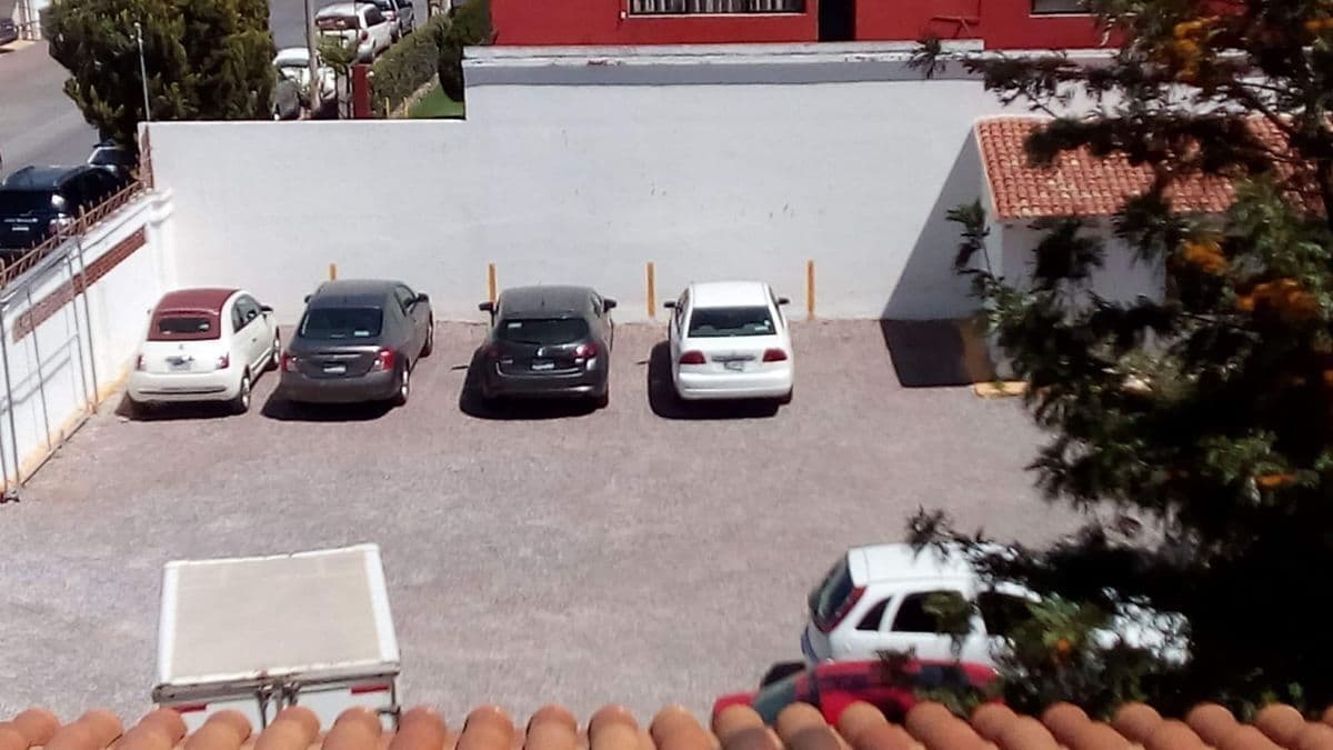 Casa en venta en esquina, Av. Carranza 1,320 m2 de terreno 15
