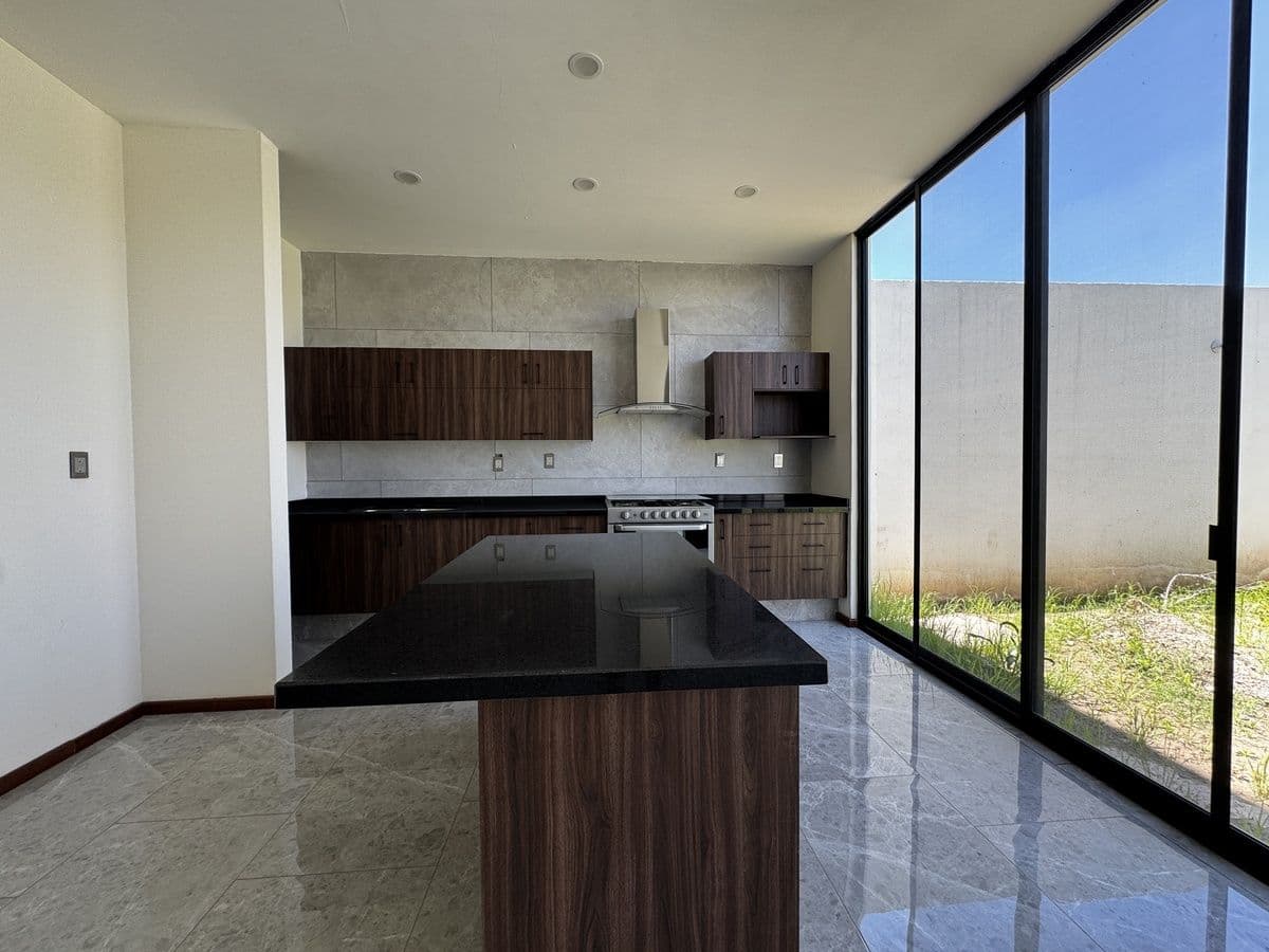 Casa en Venta en Fraccionamiento Tarragona con Salon  de juegos 2