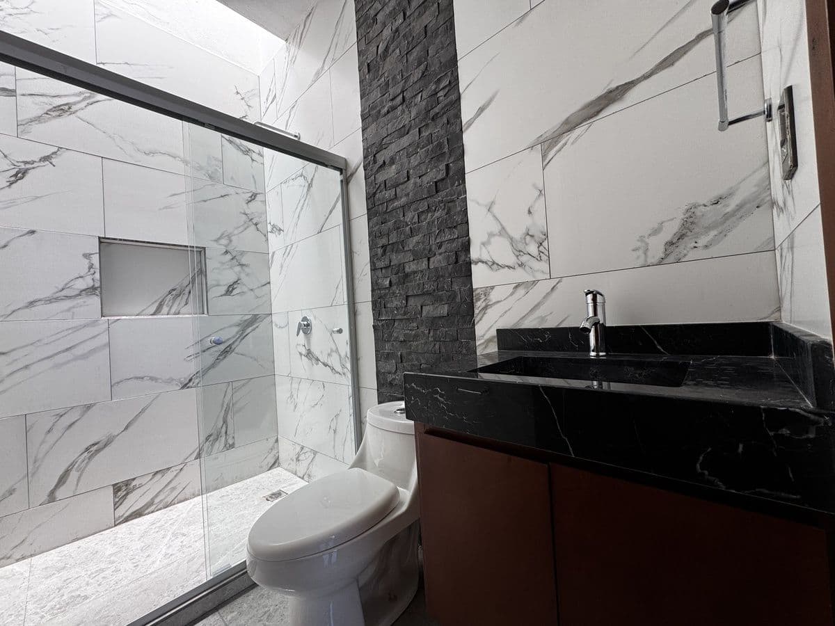 Casa en Venta en Fraccionamiento Tarragona con Salon  de juegos 10
