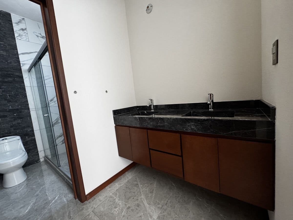 Casa en Venta en Fraccionamiento Tarragona con Salon  de juegos 13