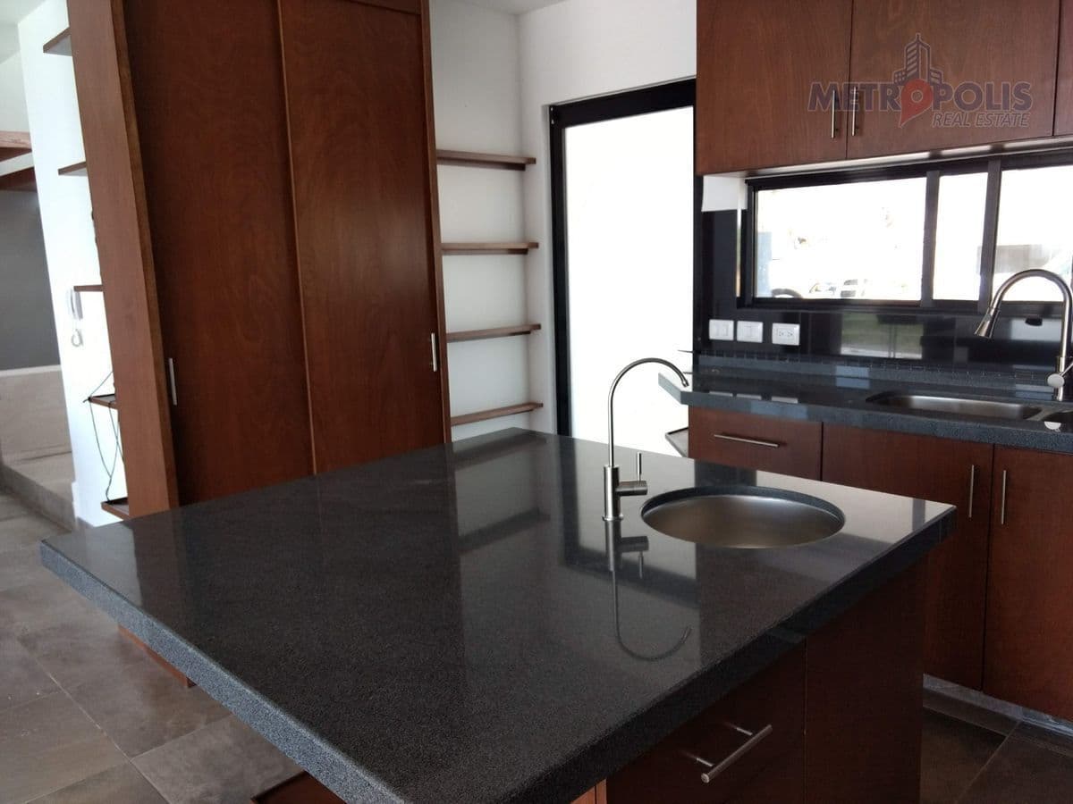CASA EN  VENTA MONTERRA EN SAN LUIS POTOSI 14