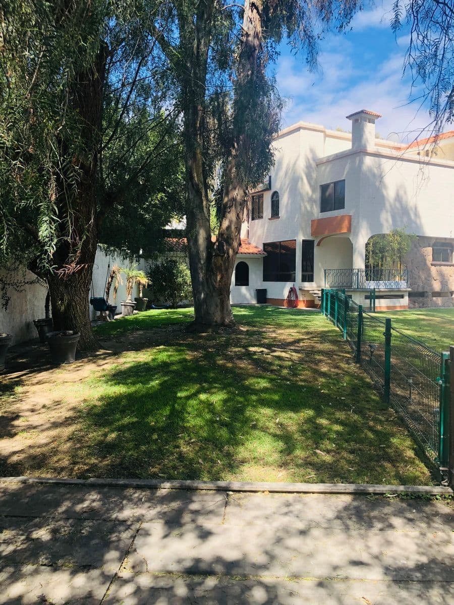 Casa en venta en el Club Campestre 3 recs 3 baños 3 medios baños, salón de jgos 3