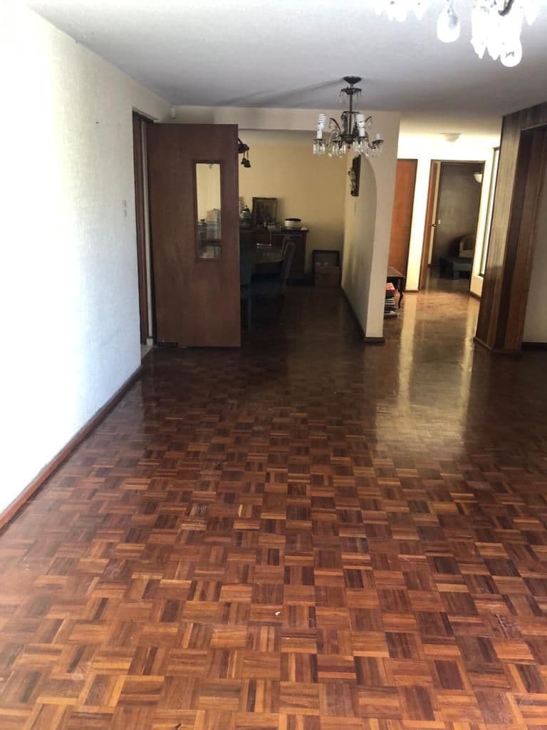 Casa en venta en Col. del Valle 5 habs 4.5 baños 2 habs en planta baja 2