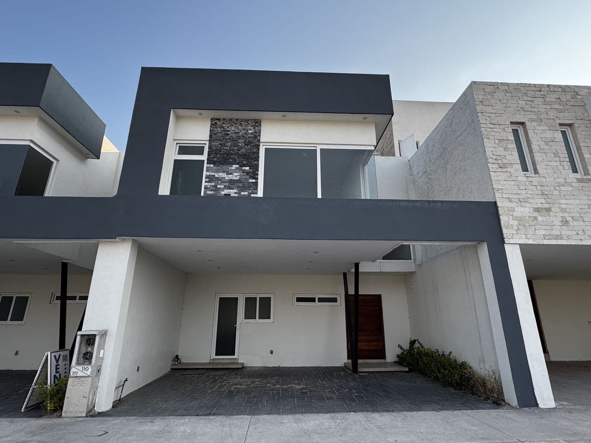 Casa en Venta en Fraccionamiento Tarragona con Zona de Juegos 2