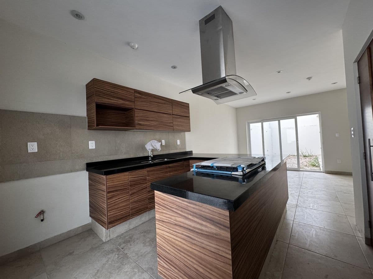 Casa en Venta en Fraccionamiento Tarragona con Zona de Juegos 8