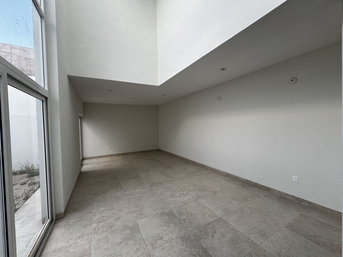 Casa en Venta en Fraccionamiento Tarragona con Zona de Juegos 9