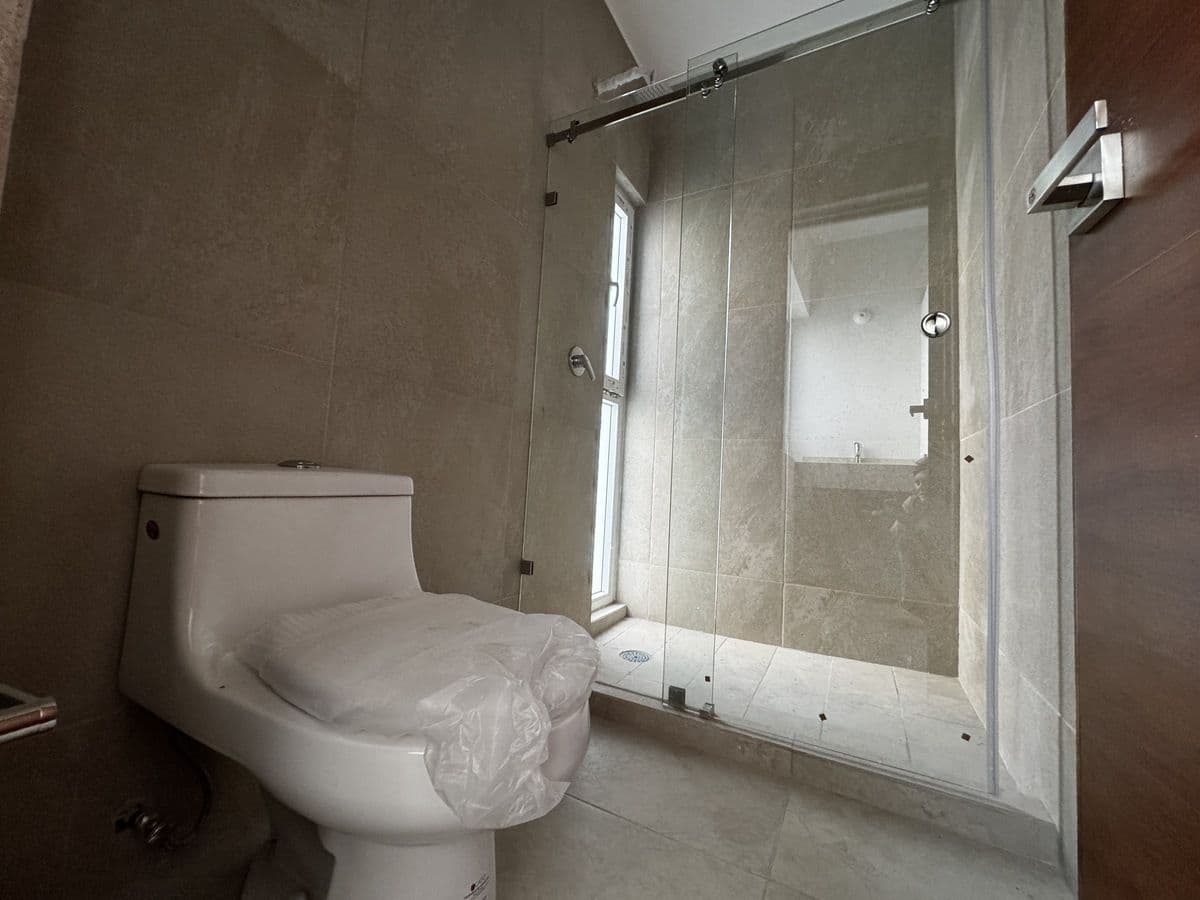 Casa en Venta en Fraccionamiento Tarragona con Zona de Juegos 12