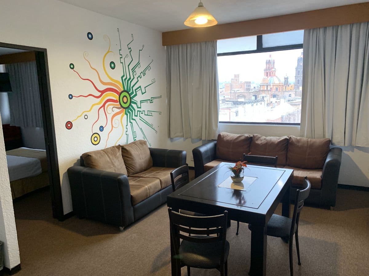 Hotel en venta, 80 habitaciones, centrico, muy acreditado y cuidado 4