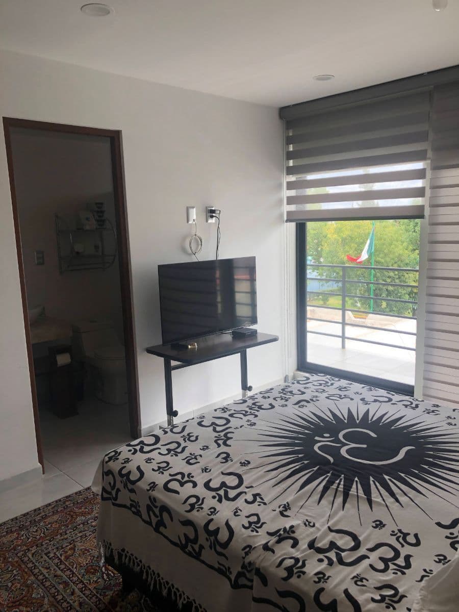 Departamento 2 Recs con baño, amueblado con balcón, atrás del Punto Verde. 5