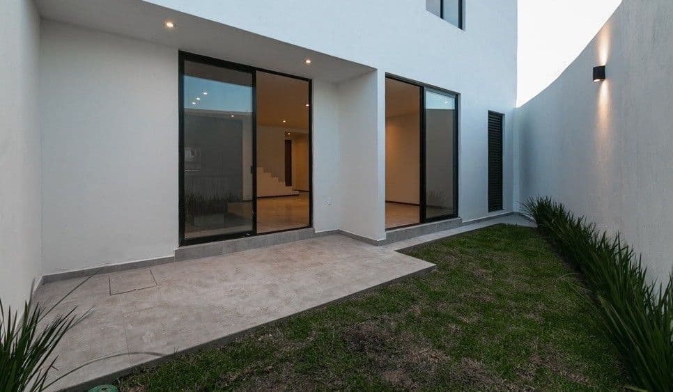 Casa en venta en Cima Azul 3 recs 3.5 baños, terraza, jardin 4