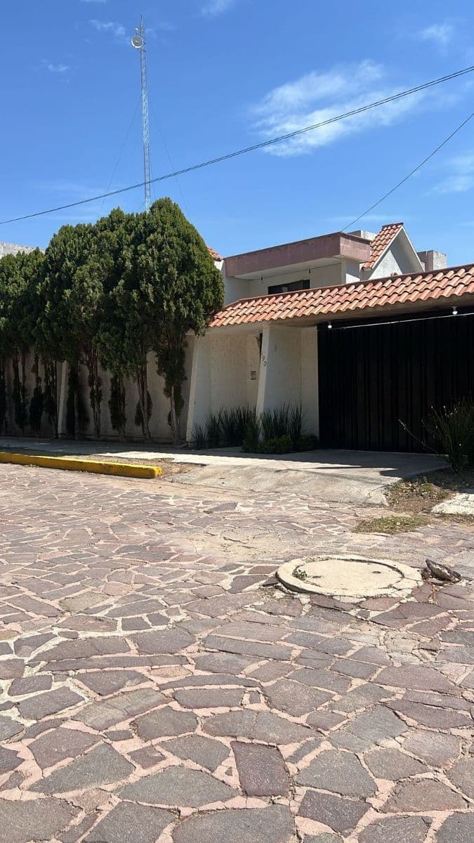 Residencia De Lujo con alberca y terraza panoramica en el Club de Golf La Loma 5