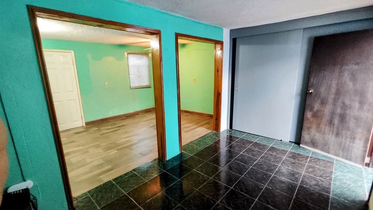A UNOS PASOS DE AV. HIMNO NAL. CASA EN VENTA EN SAN JUAN DE GUADALUPE, S.L.P. 6