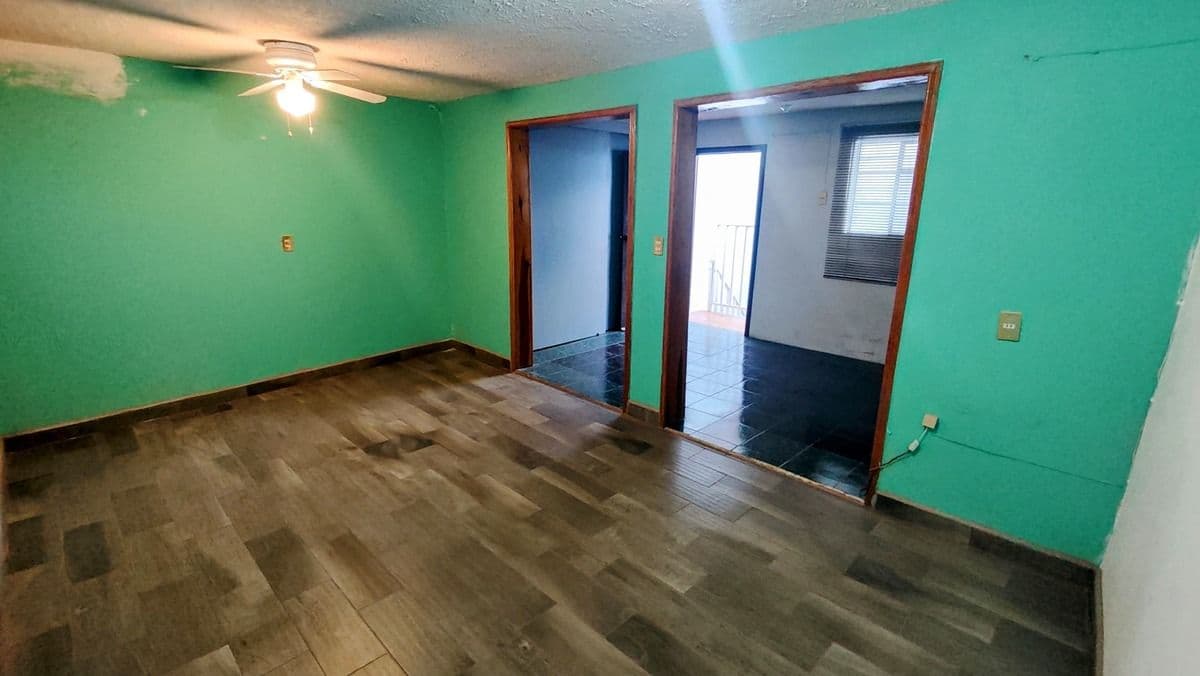 A UNOS PASOS DE AV. HIMNO NAL. CASA EN VENTA EN SAN JUAN DE GUADALUPE, S.L.P. 7