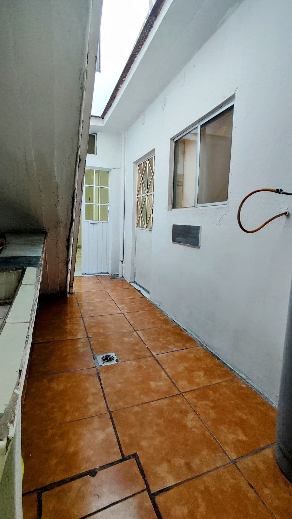A UNOS PASOS DE AV. HIMNO NAL. CASA EN VENTA EN SAN JUAN DE GUADALUPE, S.L.P. 14