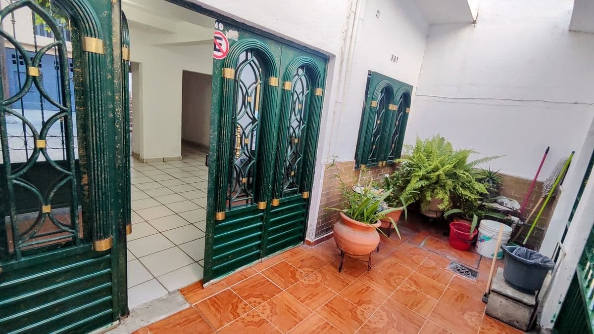 A UNOS PASOS DE AV. HIMNO NAL. CASA EN VENTA EN SAN JUAN DE GUADALUPE, S.L.P. 1/14