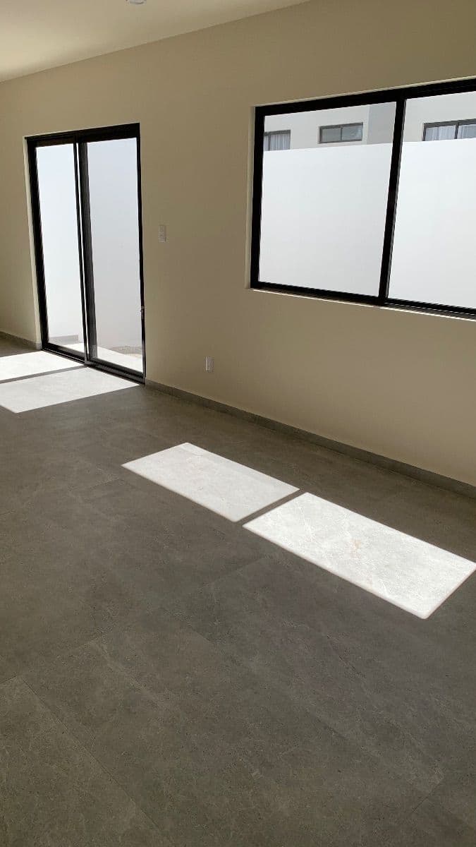 Casa en venta en San Angel 4. Flex en PB 3 recs PA 4.5 baños jardin 11