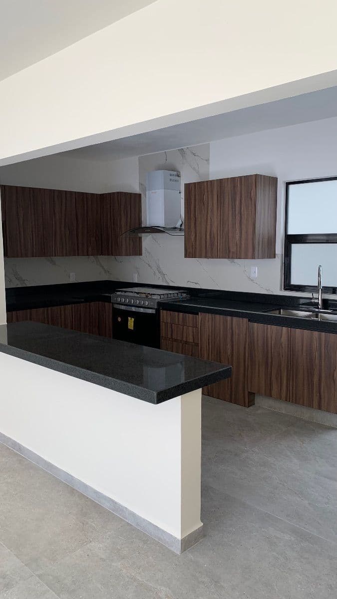 Casa en venta en San Angel 4. Flex en PB 3 recs PA 4.5 baños jardin 15
