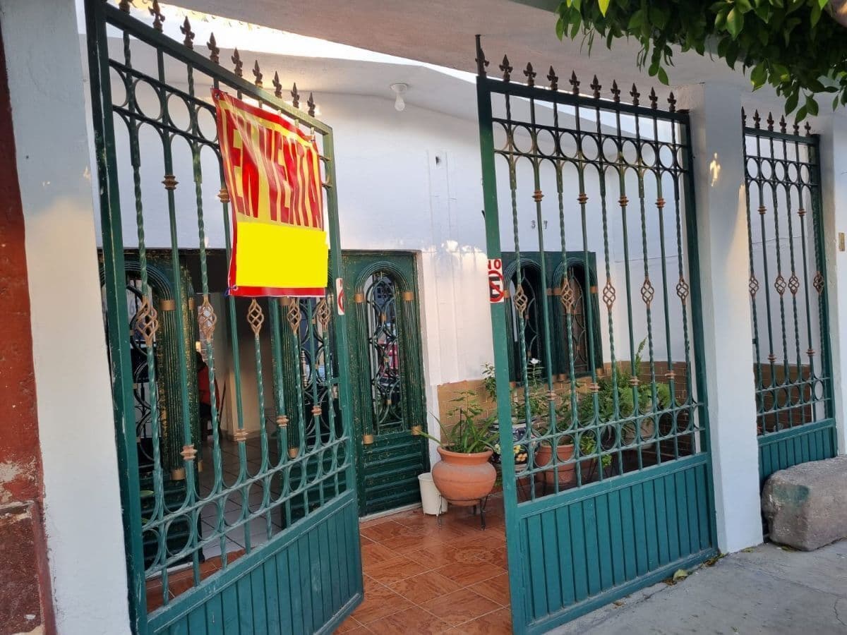 CASA EN VENTA , HIMNO NACIONAL 1/14