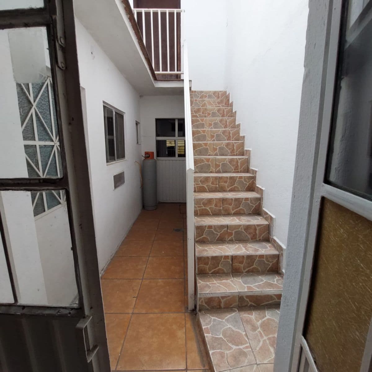 CASA EN VENTA , HIMNO NACIONAL 10