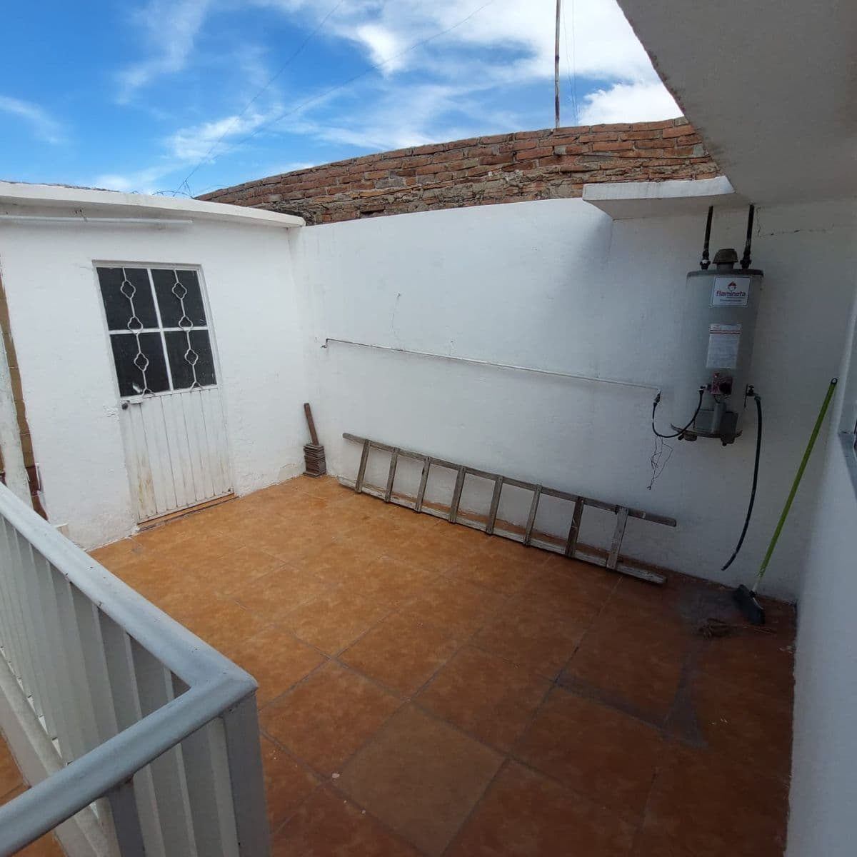 CASA EN VENTA , HIMNO NACIONAL 12