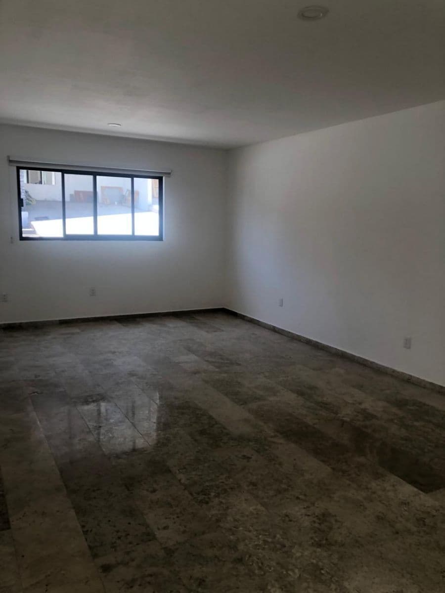 Casa en venta en Privada Chapultepec, 3.5 baños, jardin, área de TV, persianas 4