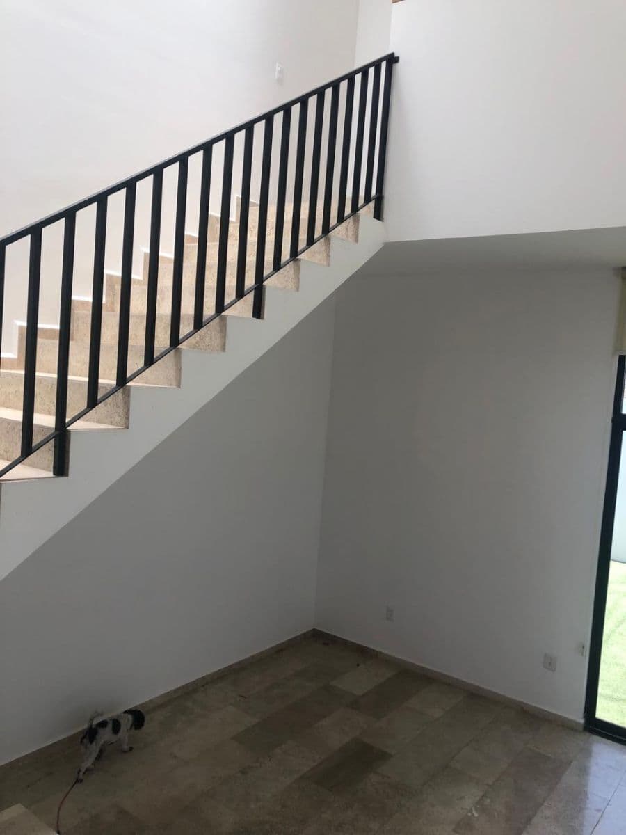 Casa en venta en Privada Chapultepec, 3.5 baños, jardin, área de TV, persianas 5
