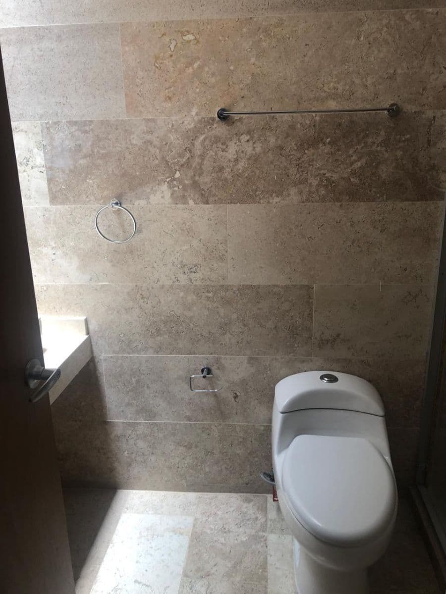 Casa en venta en Privada Chapultepec, 3.5 baños, jardin, área de TV, persianas 10