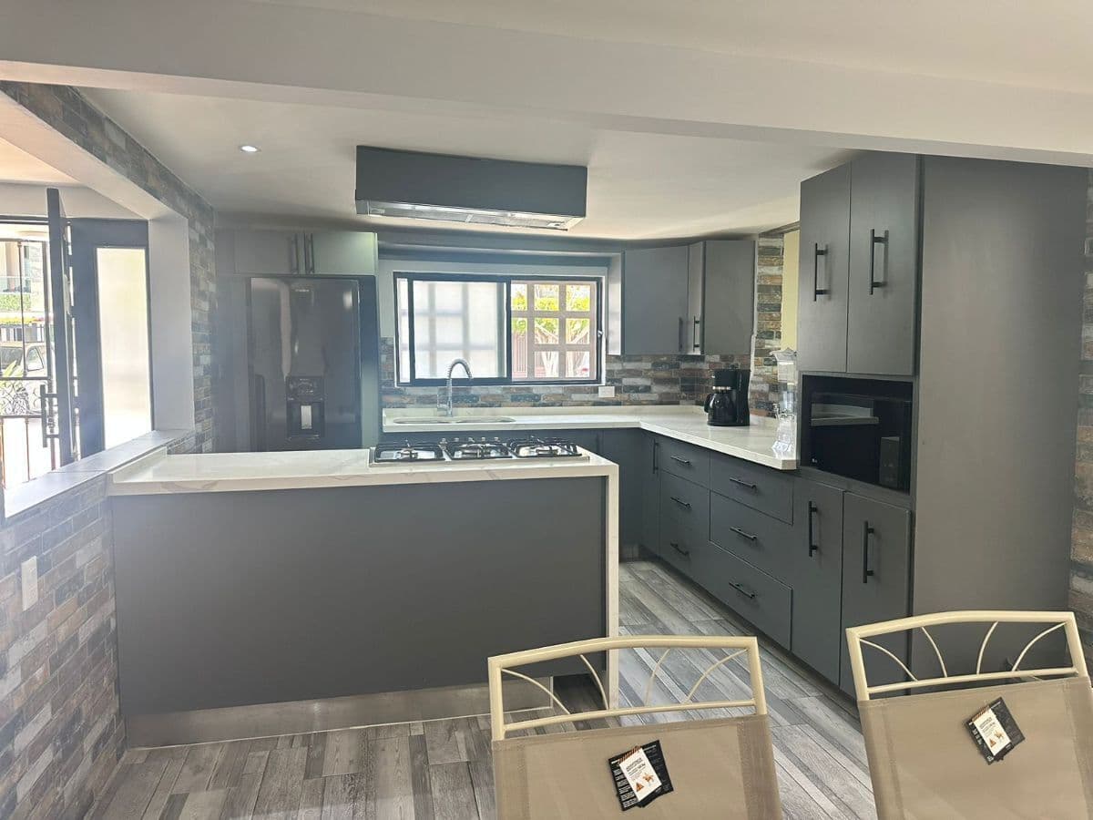 Casa en venta Himno Nacional 1a secc. 3 recs, 3.5 baño , roof c asador y baño 1/13