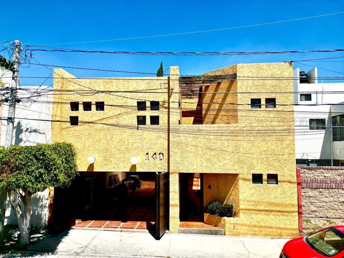 MUY CERCA DEL JARDIN DE TEQUIS, CASA EN VENTA POR GARCIA DIEGO, S.L.P. 3