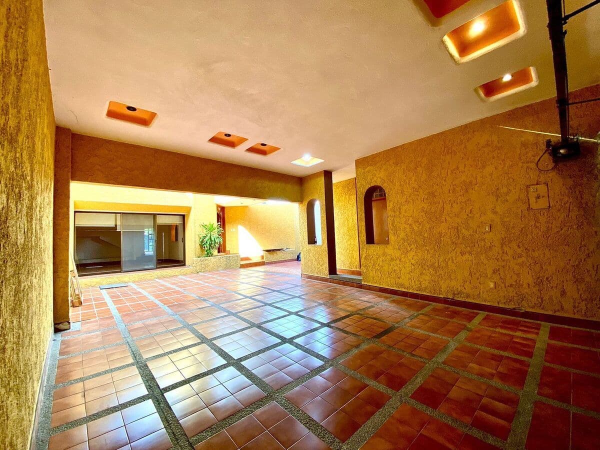 MUY CERCA DEL JARDIN DE TEQUIS, CASA EN VENTA POR GARCIA DIEGO, S.L.P. 5