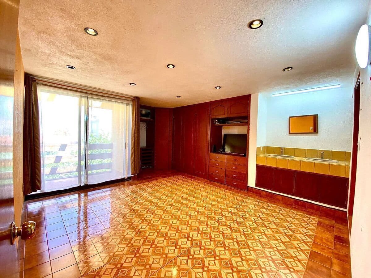 MUY CERCA DEL JARDIN DE TEQUIS, CASA EN VENTA POR GARCIA DIEGO, S.L.P. 8
