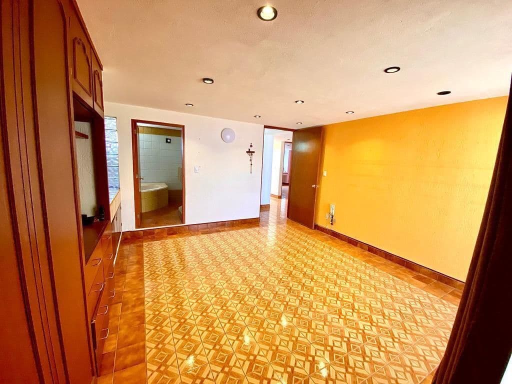 MUY CERCA DEL JARDIN DE TEQUIS, CASA EN VENTA POR GARCIA DIEGO, S.L.P. 12