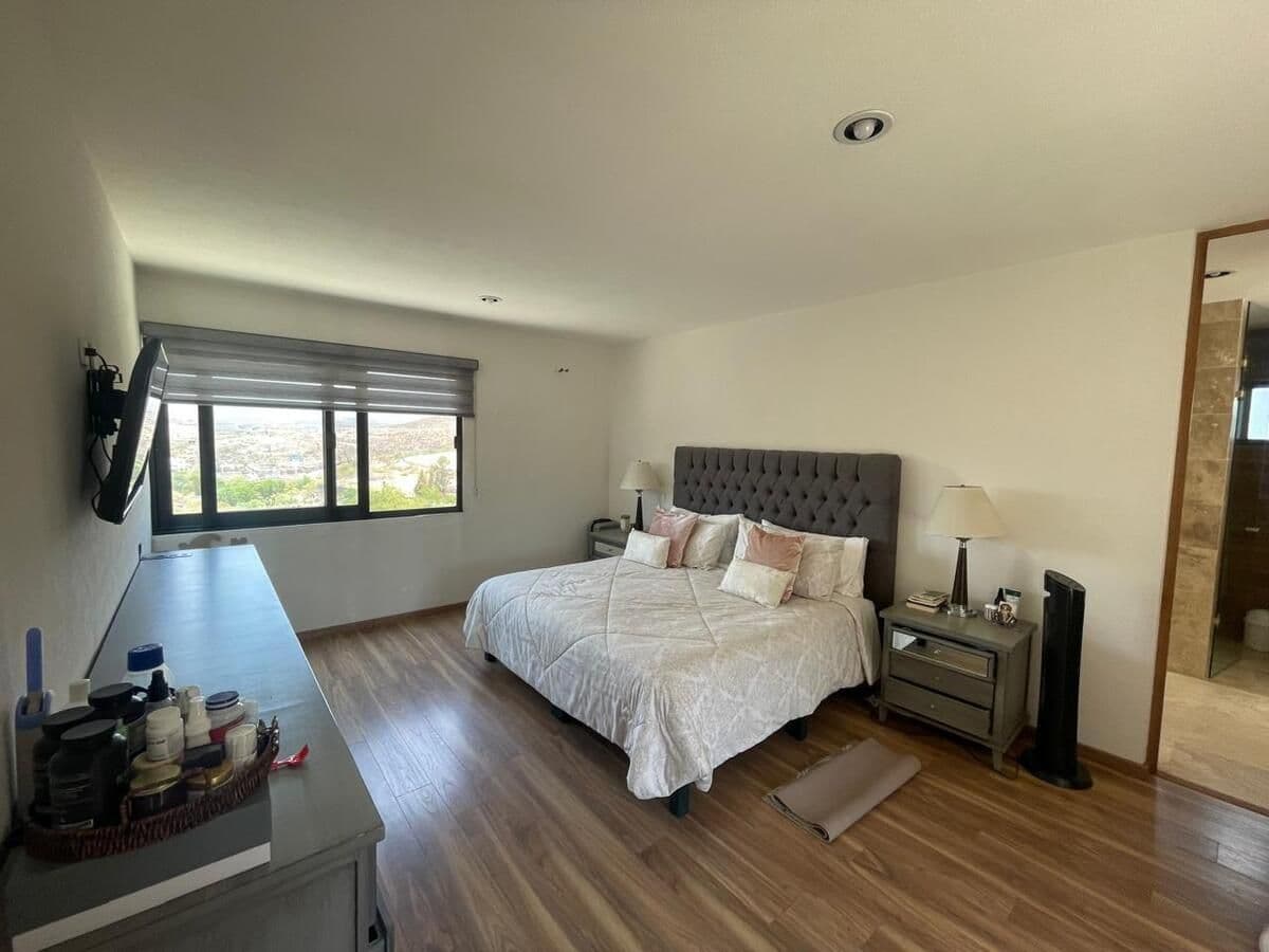 Casa en Venta en Club de Golf La Loma con Alberca Techada. 11