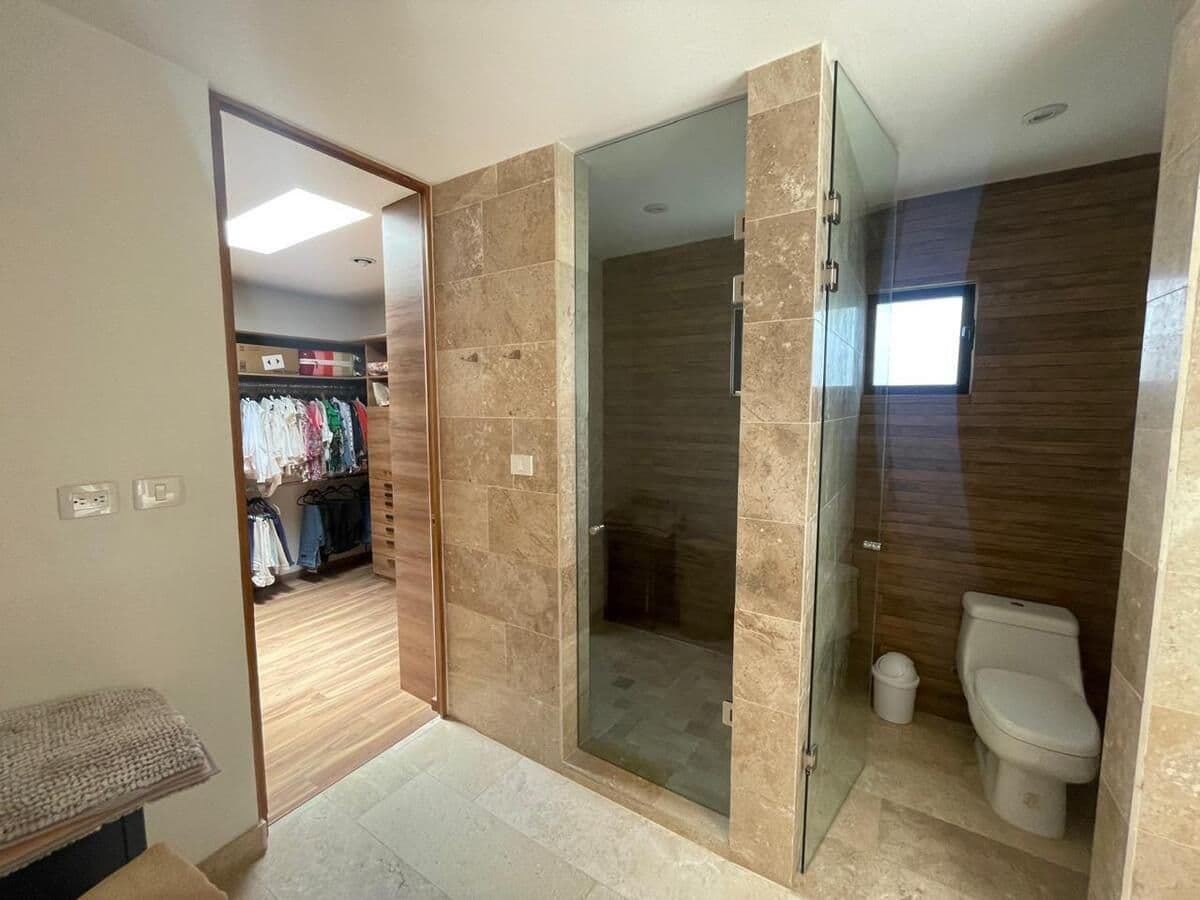 Casa en Venta en Club de Golf La Loma con Alberca Techada. 13