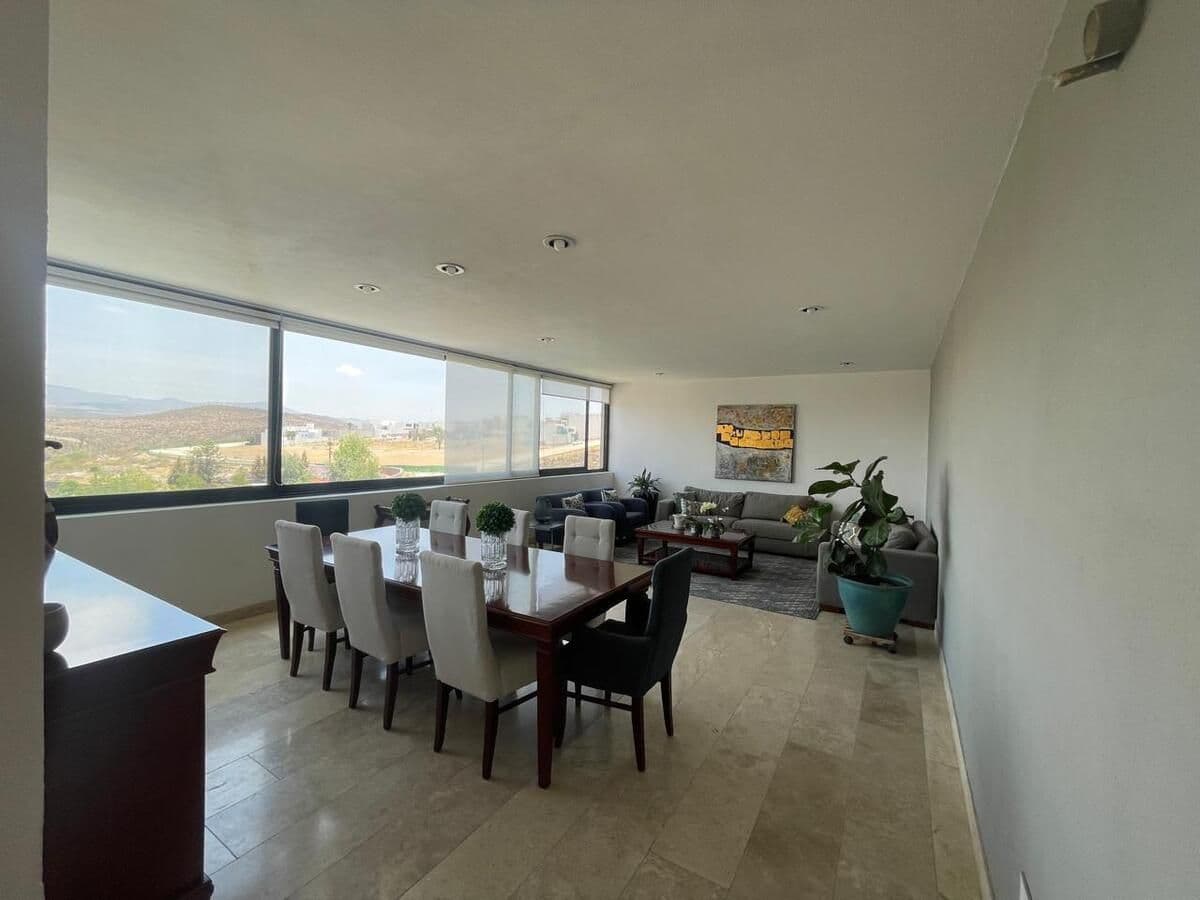 Casa en Venta en Club de Golf La Loma con Alberca Techada. 4