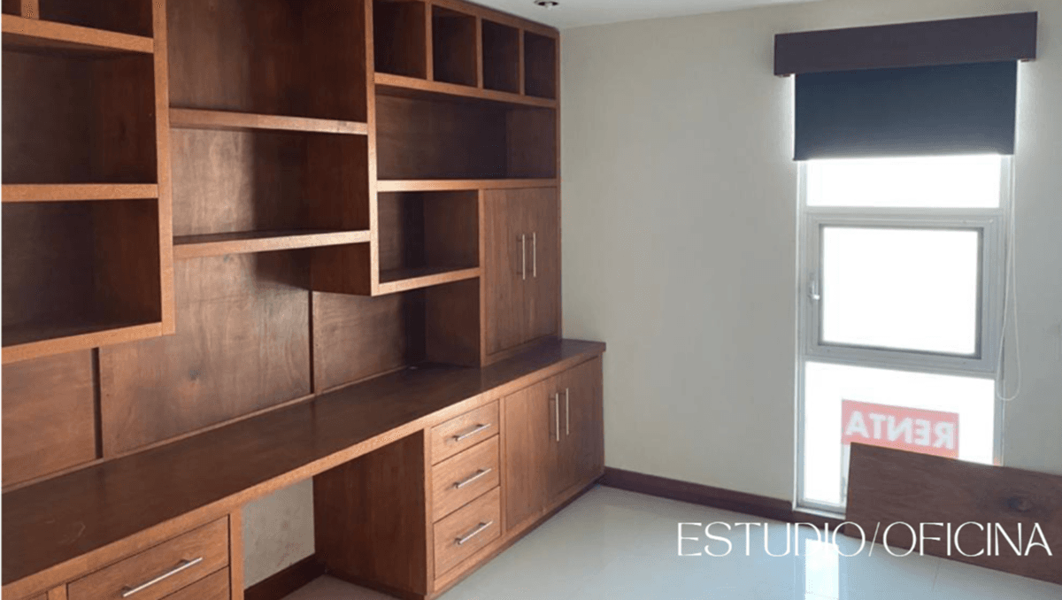 Casa en venta en Miravalle 4 recs 4 baños 2 medios baños, jardin, 404 m2 5