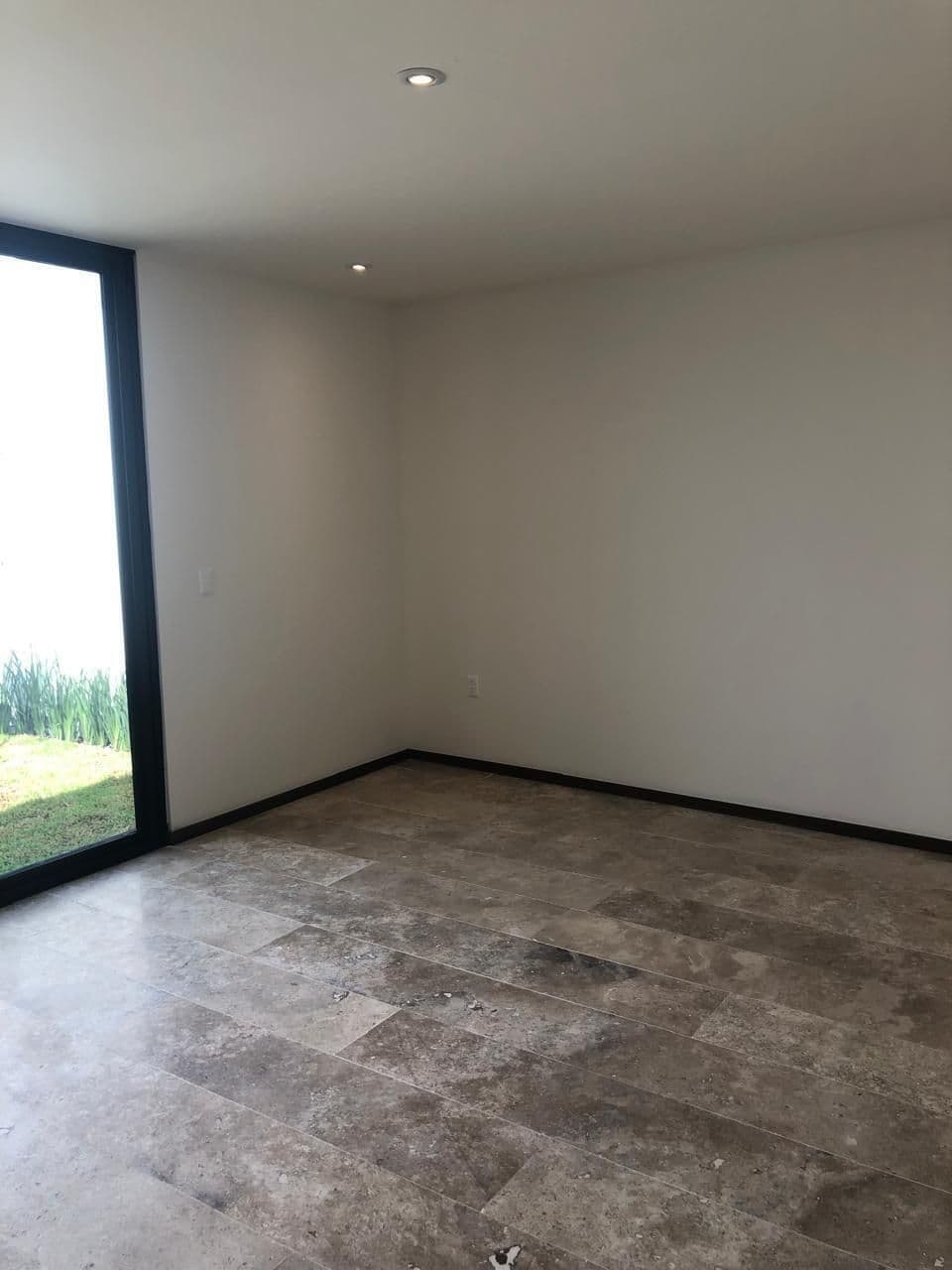 Casa en venta en San Ángel 5 Recamara en planta baja con baño completo, jardin 3