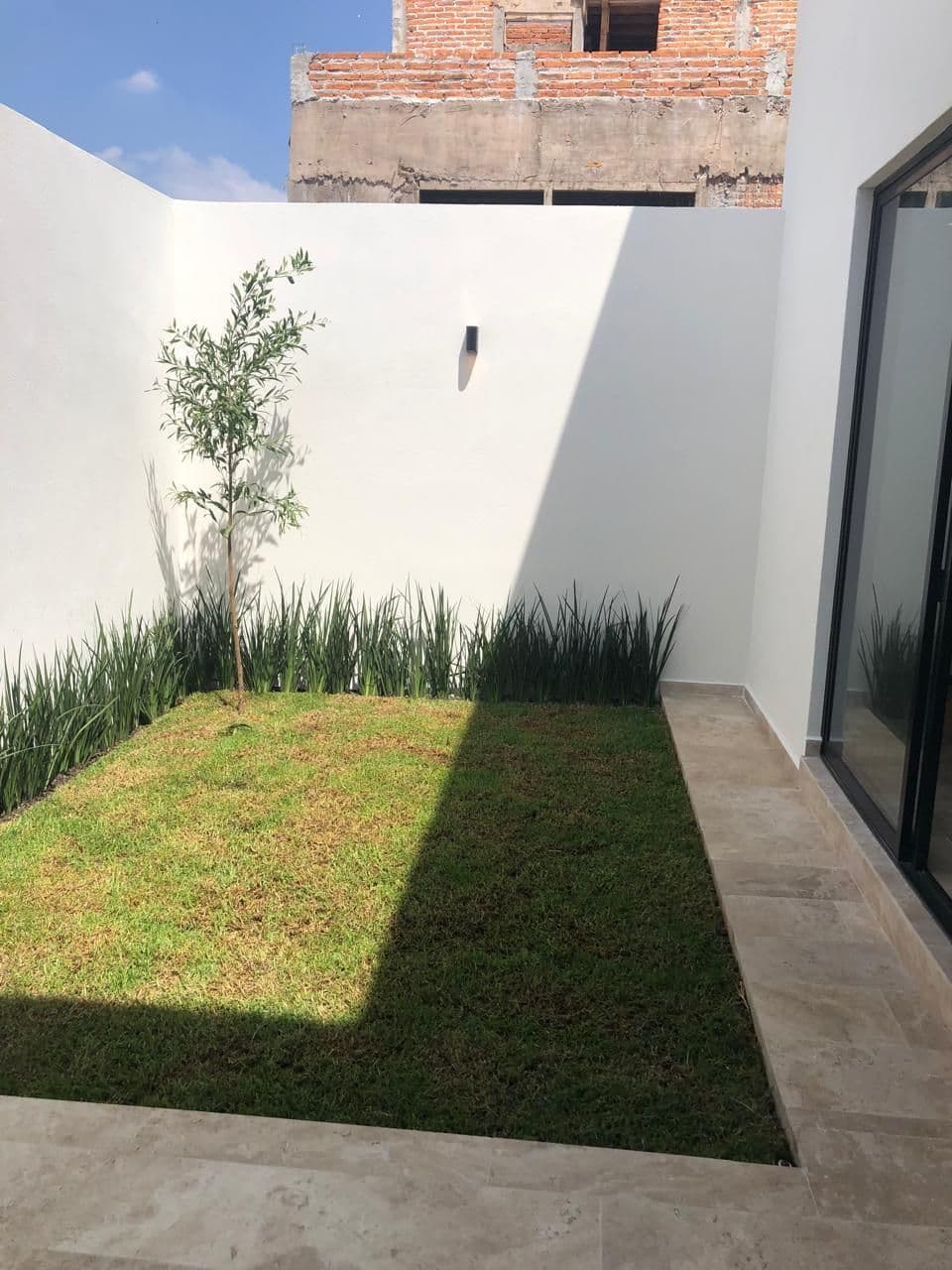 Casa en venta en San Ángel 5 Recamara en planta baja con baño completo, jardin 2