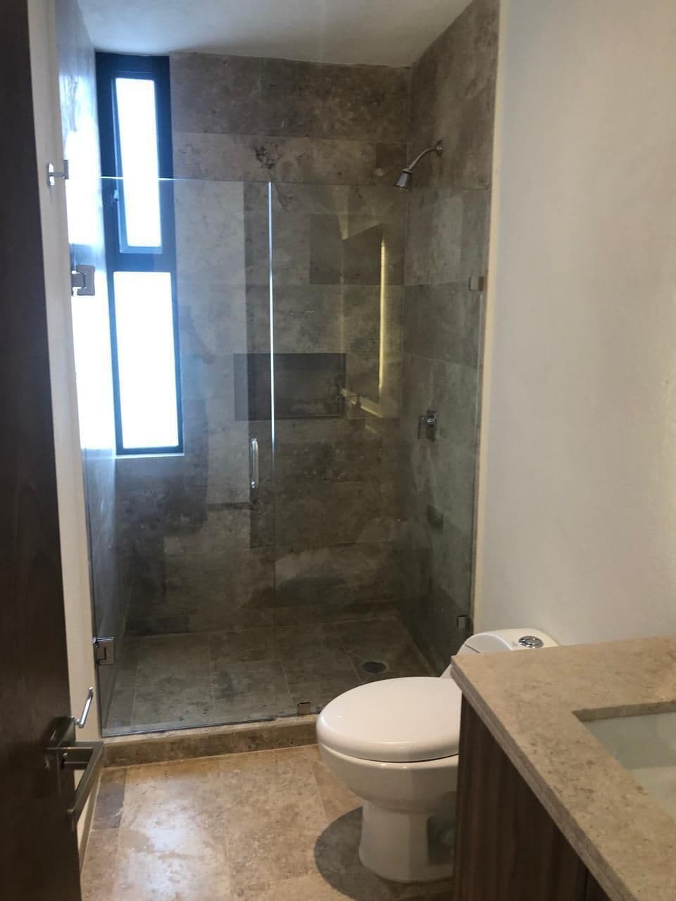 Casa en venta en San Ángel 5 Recamara en planta baja con baño completo, jardin 5