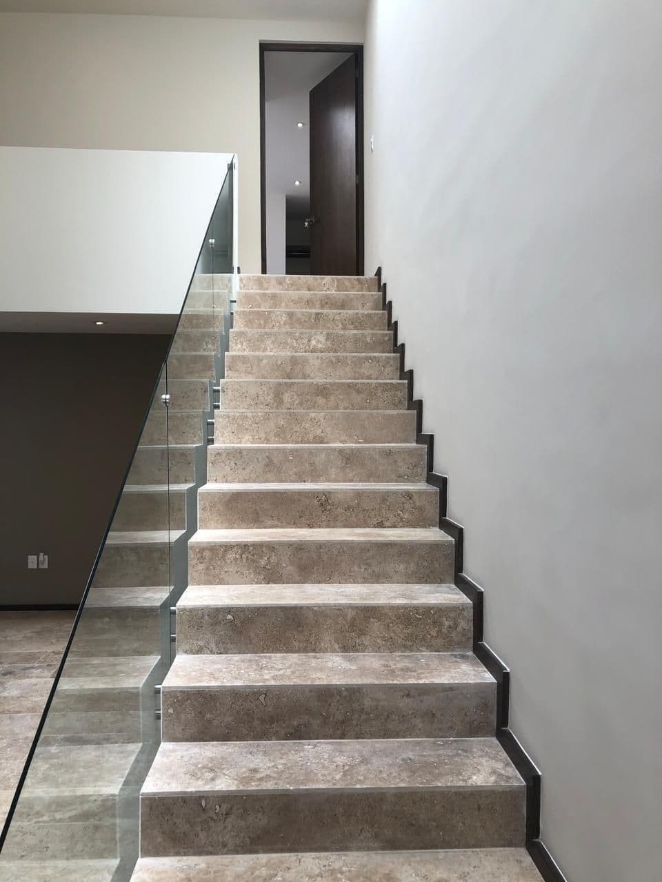 Casa en venta en San Ángel 5 Recamara en planta baja con baño completo, jardin 6