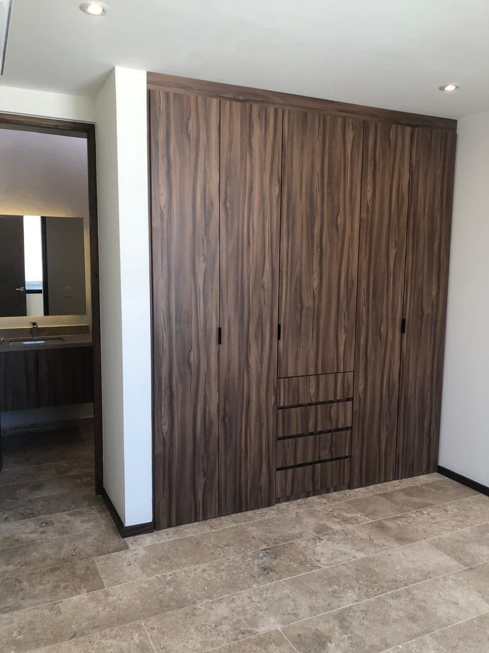Casa en venta en San Ángel 5 Recamara en planta baja con baño completo, jardin 7