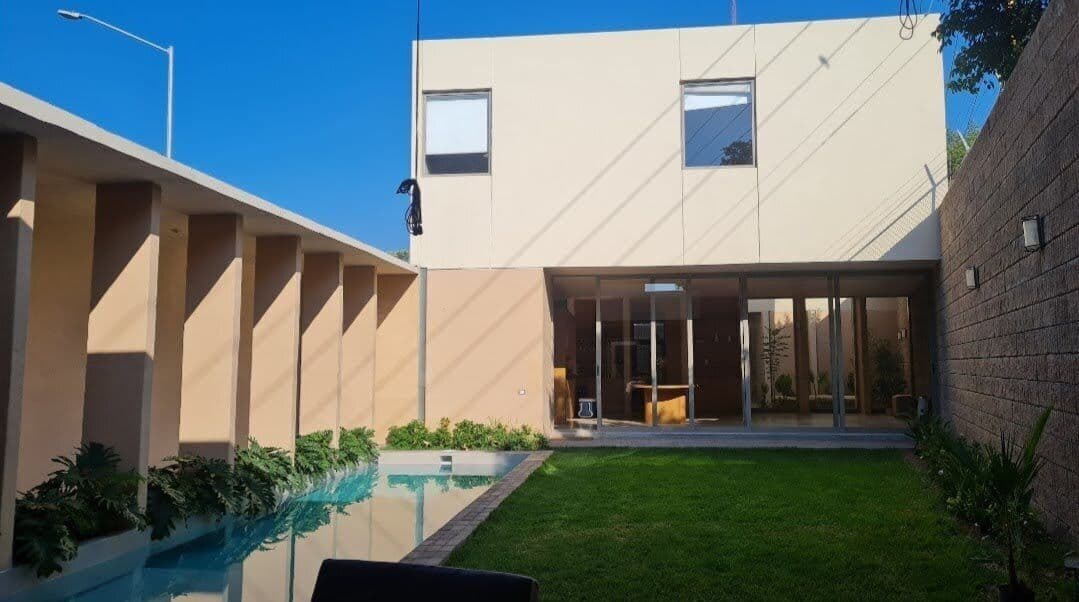 Casaen venta en el Club Campestre de San Luis,  recamara en planta baja, alberca 3